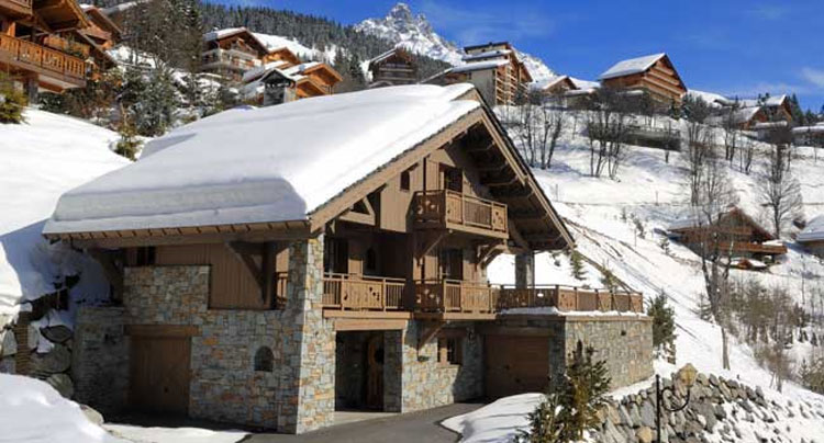 Top 8 Tips For Booking Ski Chalets