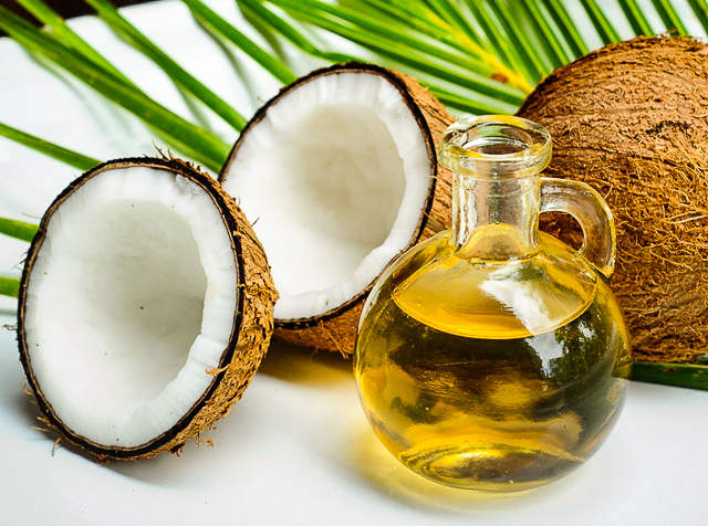 7 Natural Beauty and Skin Care Benefits Of Coconut Oil