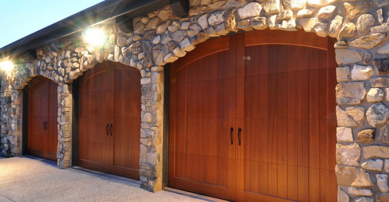 Features To Check In The Garage Doors In Mississauga