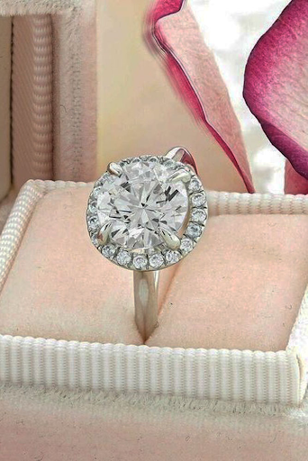 Solitaire Diamond Ring – The Timeless Classic